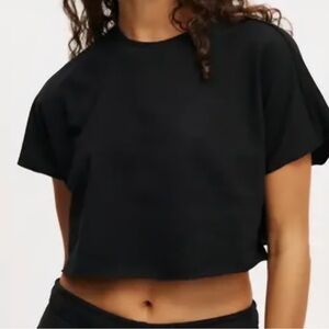 PrettyLittleThing Black Short Sleeve Crop Top